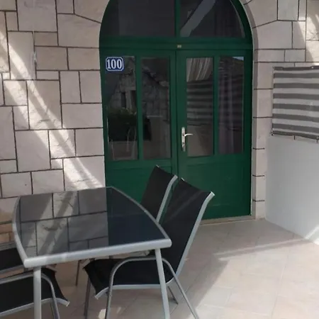 Niko Apartament